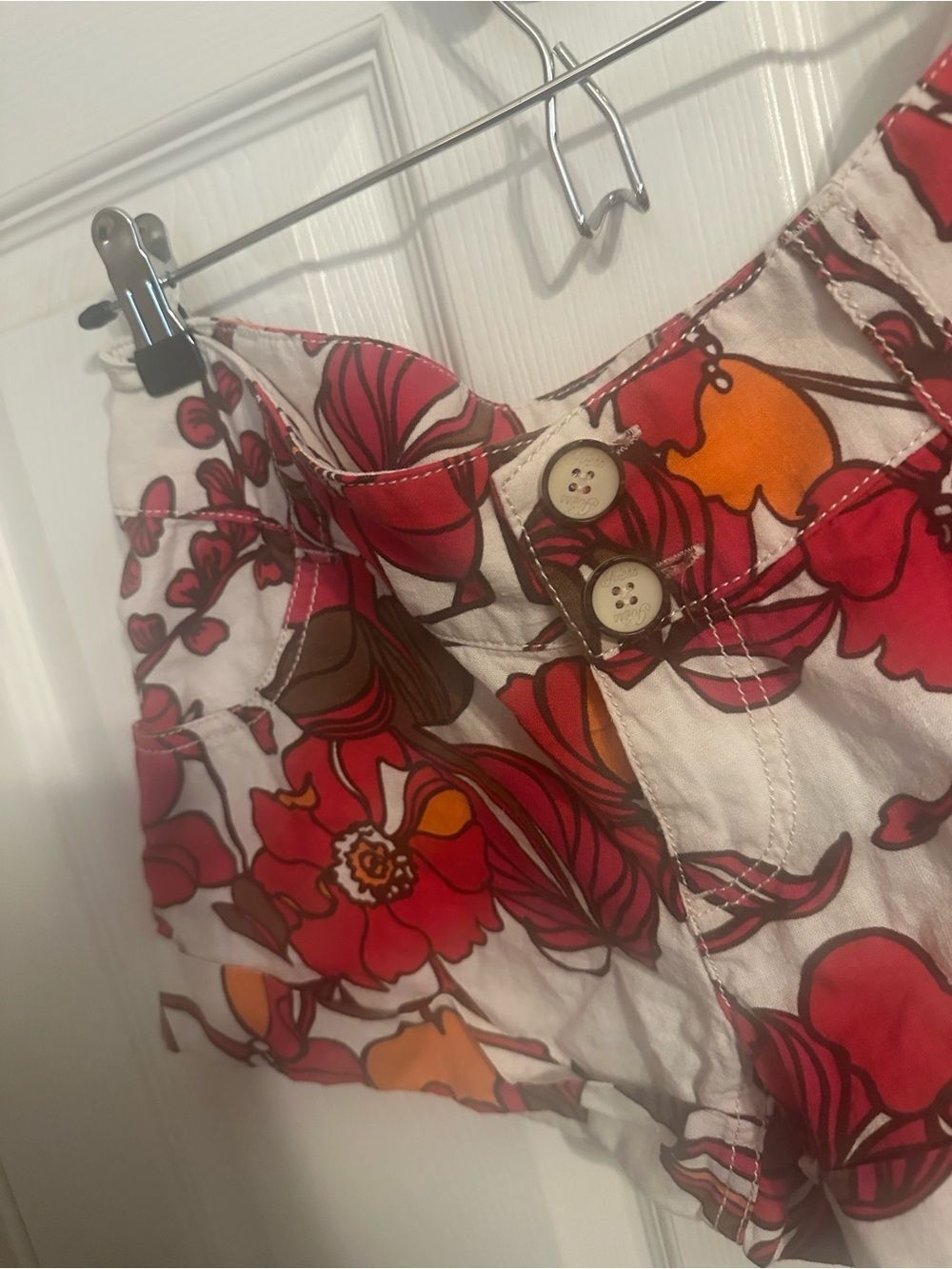 Guess Floral Print Cotton Short Shorts in Red & Orange size 28 - Picture 3 of 10